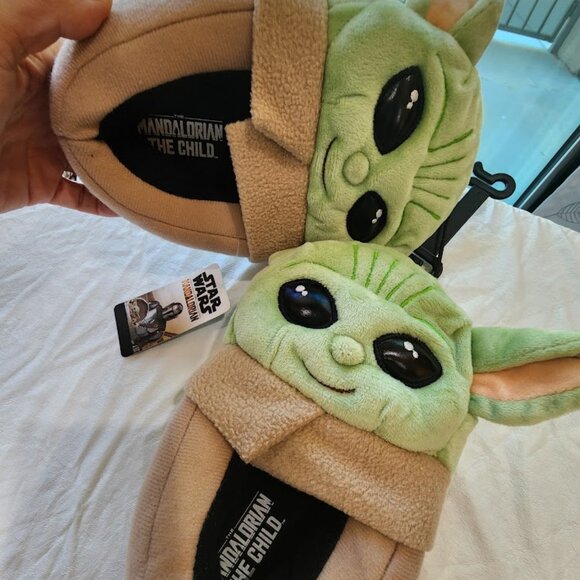 STAR WARS The Mandalorian, Grogu Baby Yoda Slipper Full Body, Kids Size 13/1 NIB - Picture 2 of 12